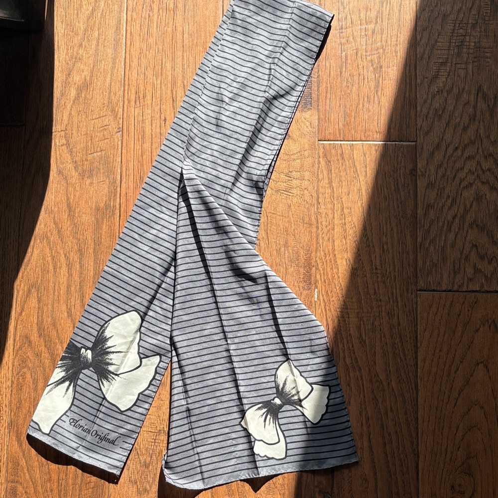 Elorian Originals Y2K Striped Gray Floral Scarf